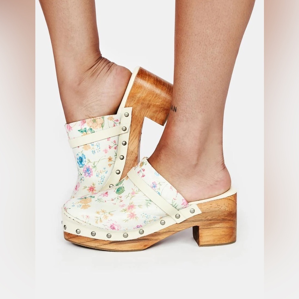 Free People Floral Ivory Clogs sz 39